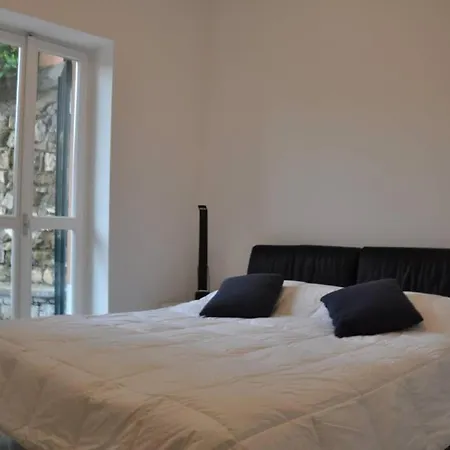 Trilocale Con Vista Mare,giardino E Box Auto * Санремо