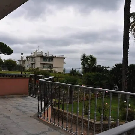 Апартаменты Trilocale Con Vista Mare,giardino E Box Auto